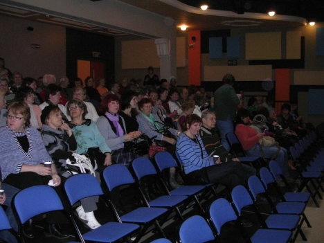 Zahájení veřejného promítání v broumovském kině 