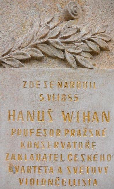 V Polici bude dnes přednášet violoncellistka a absolventka polické ZUŠ Helena Matyášová