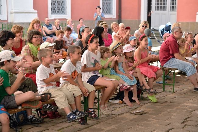 Starosta města Broumova slavnostně zahájil festival Malé letní divadlení