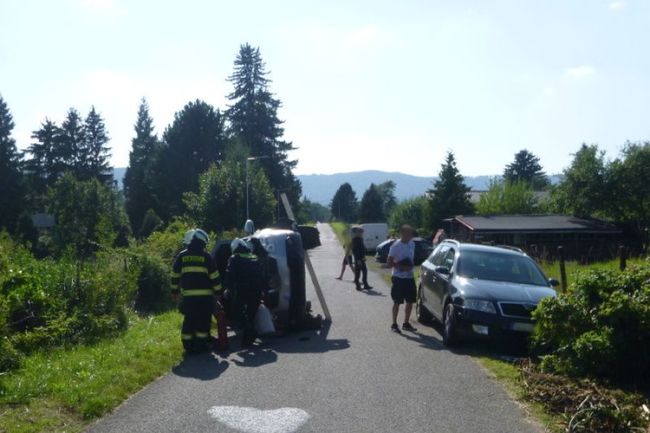 "Nepochopitelná" nehoda v klidné ulici