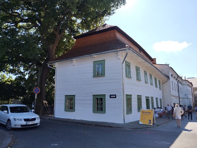 Polická Dřevěnka má nový kabát