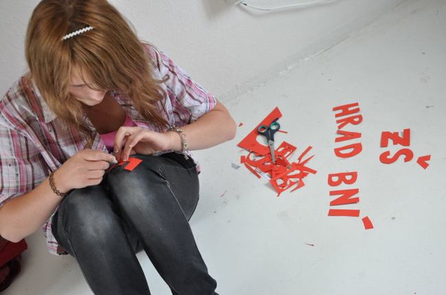 Pexeso z fotografií Broumova je výsledkem jednoho z projektů programu Máme rádi Broumovsko 