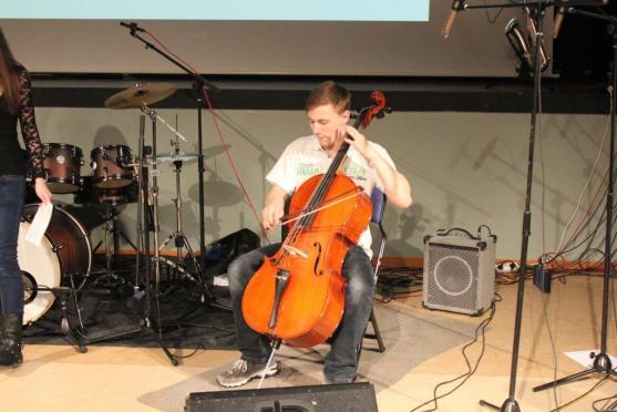 Zahrajme to spolu 2016: "Hey! Teachers! Leave them kids alone..."