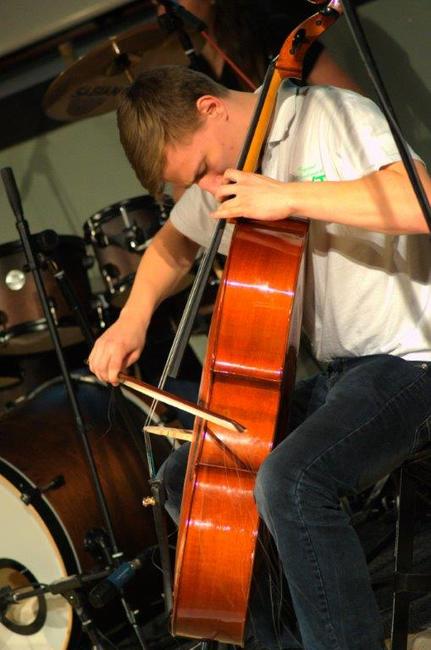 Zahrajme to spolu 2016: "Hey! Teachers! Leave them kids alone..."