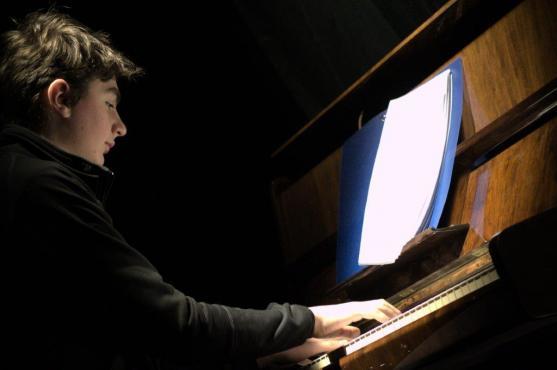 Zahrajme to spolu 2016: "Hey! Teachers! Leave them kids alone..."