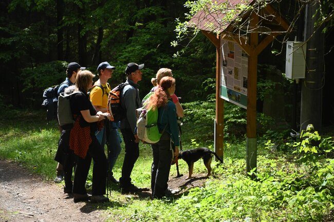 Za uhlím a zkamenělinami krajinou Hronovska