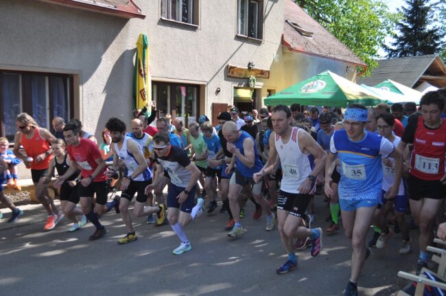 Jestřebí kros poběží špunti i veteráni