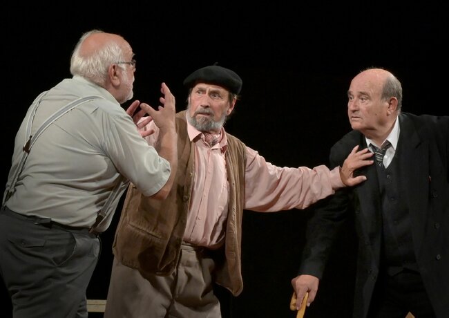 V boxu i ve dvoře. Začal Jiráskův Hronov