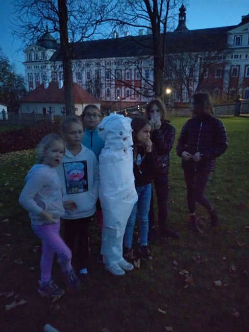 Halloweenská gymnastika