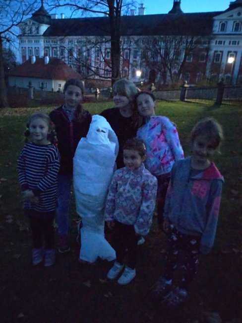 Halloweenská gymnastika