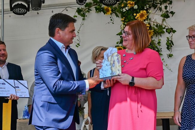 Suchý Důl se stal Vesnicí roku 2023 v Královéhradeckém kraji!