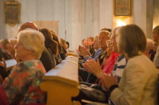 Mistři klavíru a houslí se představili na osmém koncertě festivalu Za poklady Broumovska