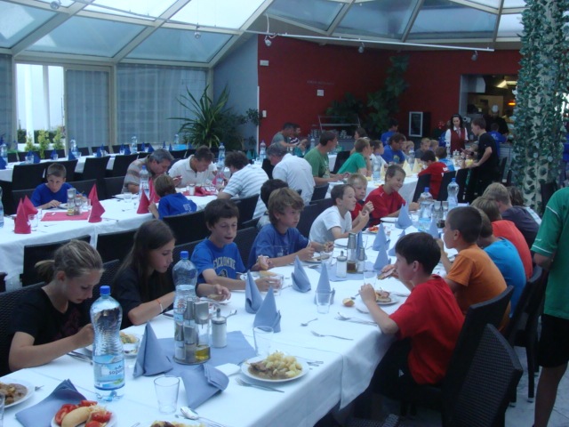 Náchodský fotbalový výběr žáků obsadil 7. místo v celostátním finále Danone cupu v Praze