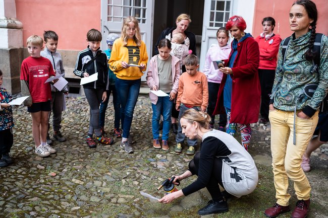 Večerní klášter hostil návštěvníky