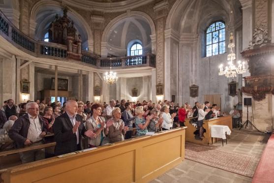 Zahajovací koncert festivalu Za poklady Broumovska rozezněl otovický kostel