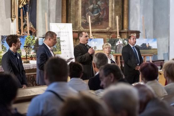 Zahajovací koncert festivalu Za poklady Broumovska rozezněl otovický kostel