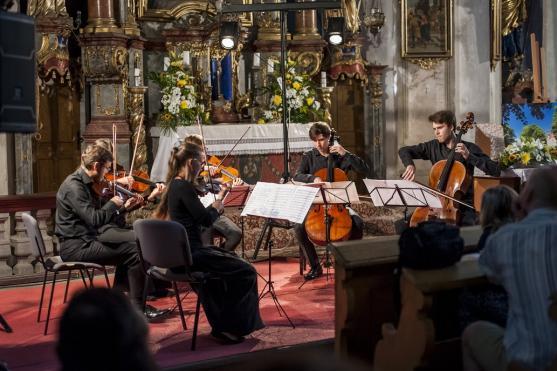 Zahajovací koncert festivalu Za poklady Broumovska rozezněl otovický kostel