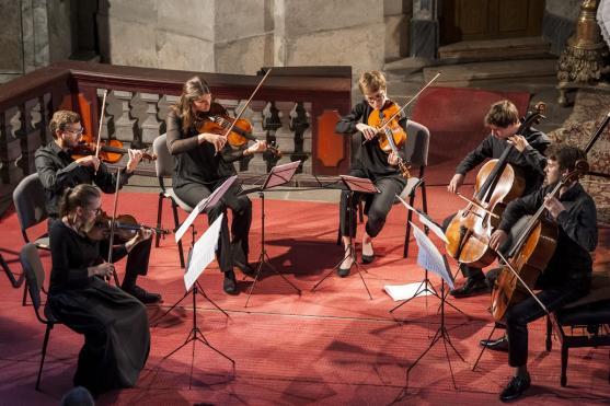 Zahajovací koncert festivalu Za poklady Broumovska rozezněl otovický kostel