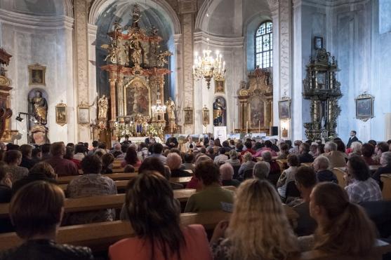 Zahajovací koncert festivalu Za poklady Broumovska rozezněl otovický kostel