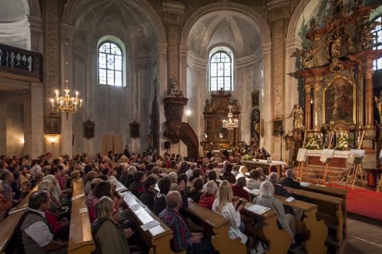 Zahajovací koncert festivalu Za poklady Broumovska rozezněl otovický kostel