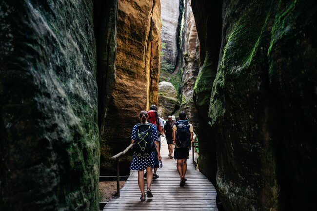 Začala hlavní turistická sezóna v Adršpachu