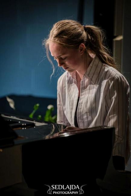 Mezinárodní klavírní soutěž Broumovská klávesa už má své vítěze