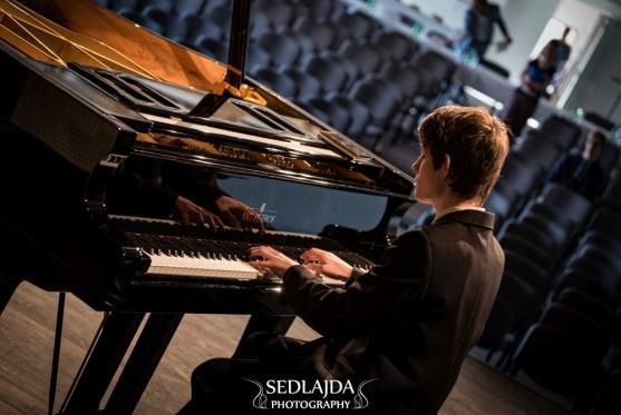 Mezinárodní klavírní soutěž Broumovská klávesa už má své vítěze