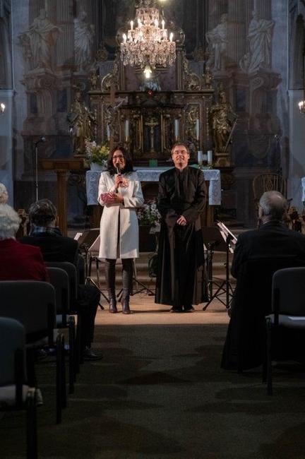 Epoque Quartet a Duo Siempre nuevo vystoupili v broumovském kostele sv. Petra a Pavla