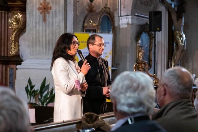 Epoque Quartet a Duo Siempre nuevo vystoupili v broumovském kostele sv. Petra a Pavla