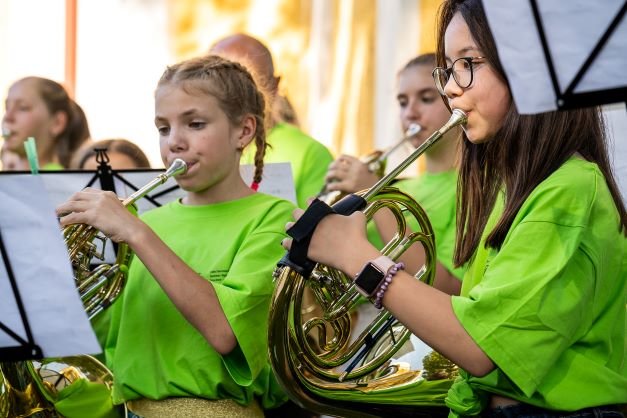 Účastníci Letních hornových kurzů ve Vernéřovicích