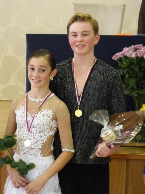 Broumovští tanečníci společenského tance sourozenci Jindřich a Štěpánka Novotní mají za sebou úspěšnou sezónu