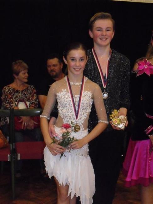 Broumovští tanečníci společenského tance sourozenci Jindřich a Štěpánka Novotní mají za sebou úspěšnou sezónu