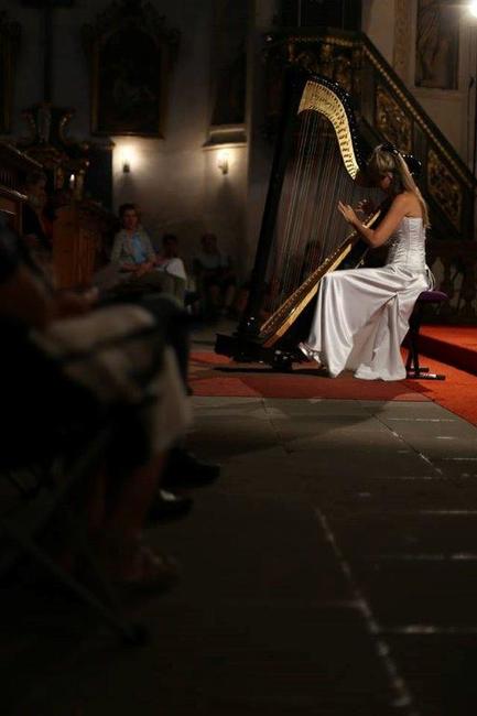 Ruprechtický kostel rozezněla harfa Kateřiny Englichové