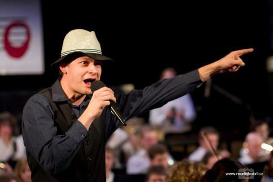 Posluchači připravili Police Symphony Orchestra v Polici nad Metují bouřlivé ovace