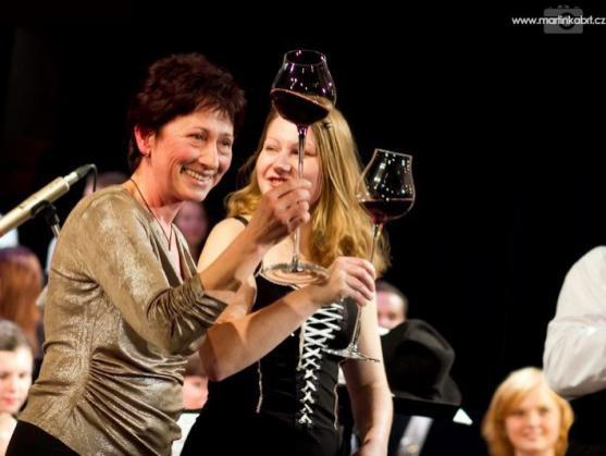 Posluchači připravili Police Symphony Orchestra v Polici nad Metují bouřlivé ovace