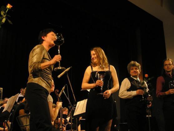 Posluchači připravili Police Symphony Orchestra v Polici nad Metují bouřlivé ovace