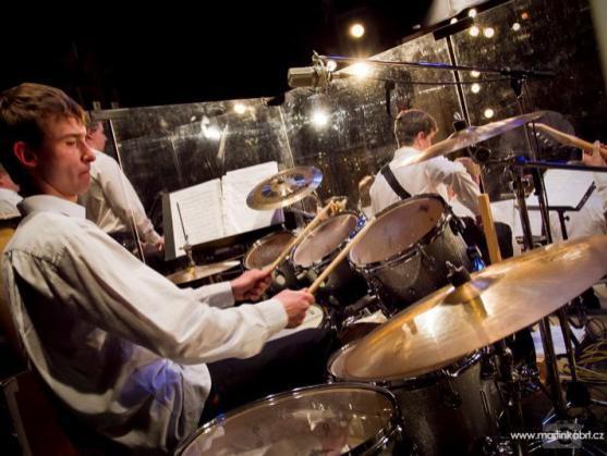 Posluchači připravili Police Symphony Orchestra v Polici nad Metují bouřlivé ovace