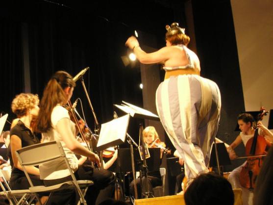 Posluchači připravili Police Symphony Orchestra v Polici nad Metují bouřlivé ovace