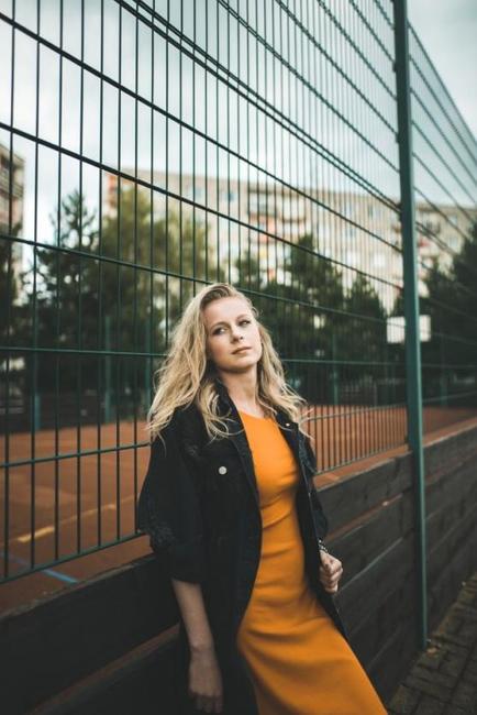 Zpěvačka Eva Matějovská vydává nový singl. Videoklip natáčela v Adršpachu