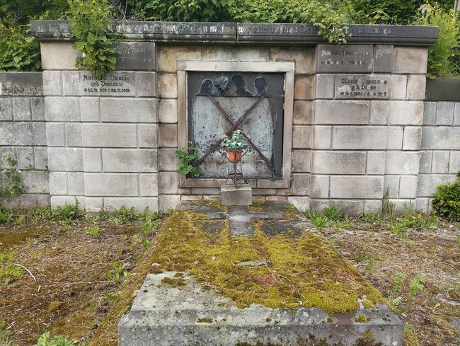 Postarat se o kamennou kroniku. Staré německé hroby mají šanci na záchranu