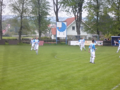 Fotbal: Slovan Broumov - Kratonohy 4 : 1, Police nad Metují - Dobruška 0 : 2