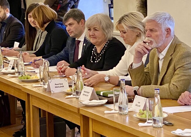 Reportáž z návštěvy prezidenta Petra Pavla a jeho ženy na Broumovsku