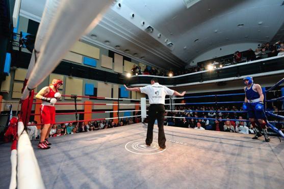 První český profesionální mistr světa v boxu Lukáš Konečný se bude podepisovat při pátečním Galavečeru