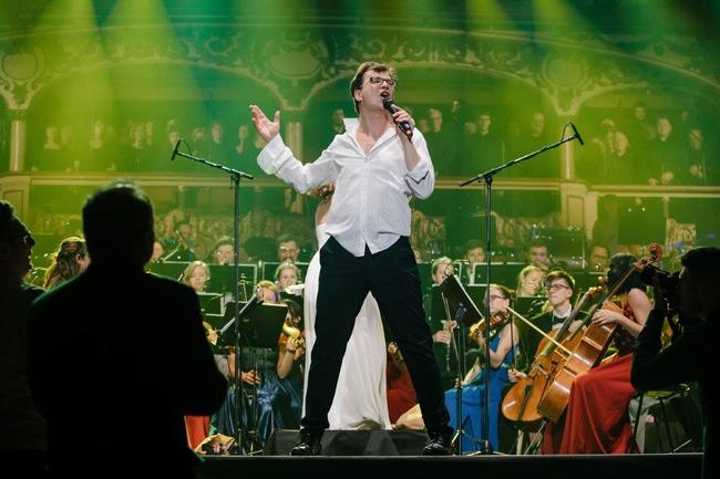 Benefiční koncert Police Symphony Orchestra z broumovského kláštera – P. S. ONLINE