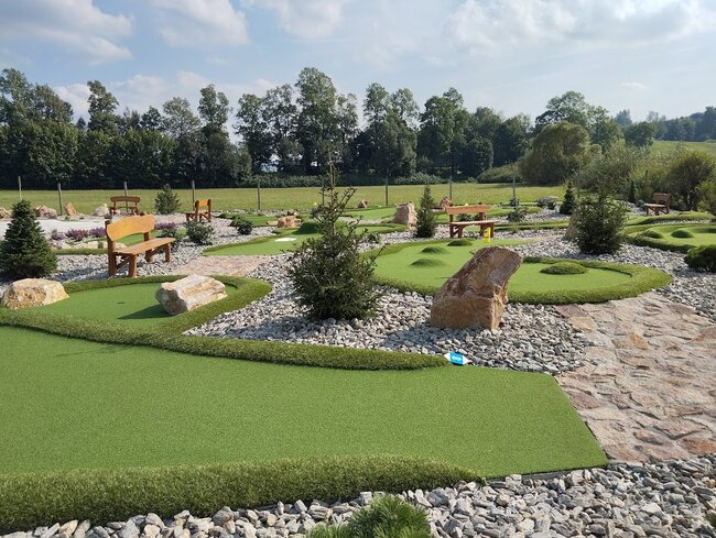 Artamon dokončil wellness i hřiště na adventure golf