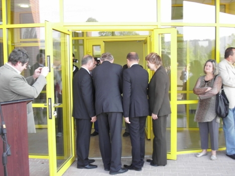 Nová sportovní hala a hřiště v Mieroszowě