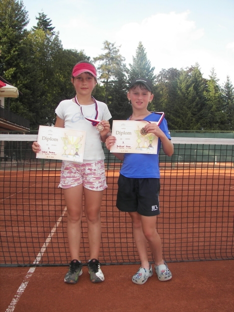 Hana Dušková z Broumova je na cestě k velké tenisové kariéře 