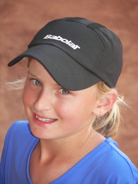 Hana Dušková z Broumova je na cestě k velké tenisové kariéře 