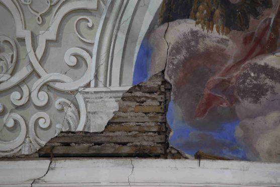 V kostele Všech Svatých v Heřmánkovicích na Broumovsku začal průzkum stavu nástropní malby 