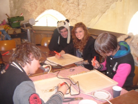 Nadšenci z Holandska rekonstruují kostel ve Vernéřovicích 